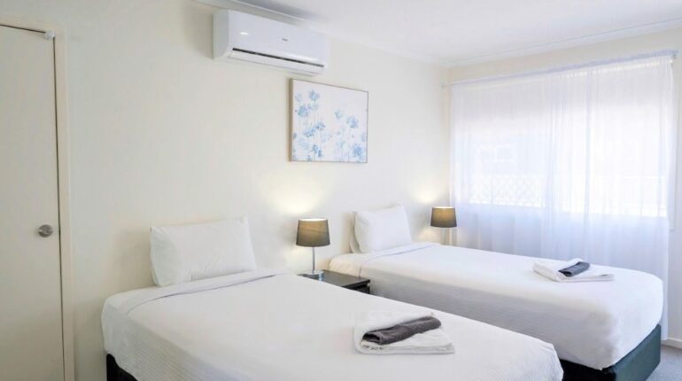 deluxe twin room Petrie Mill Motel new