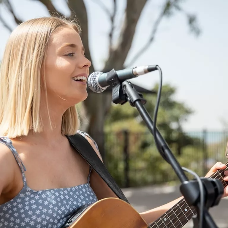 Sips & Sounds - Warner 2026